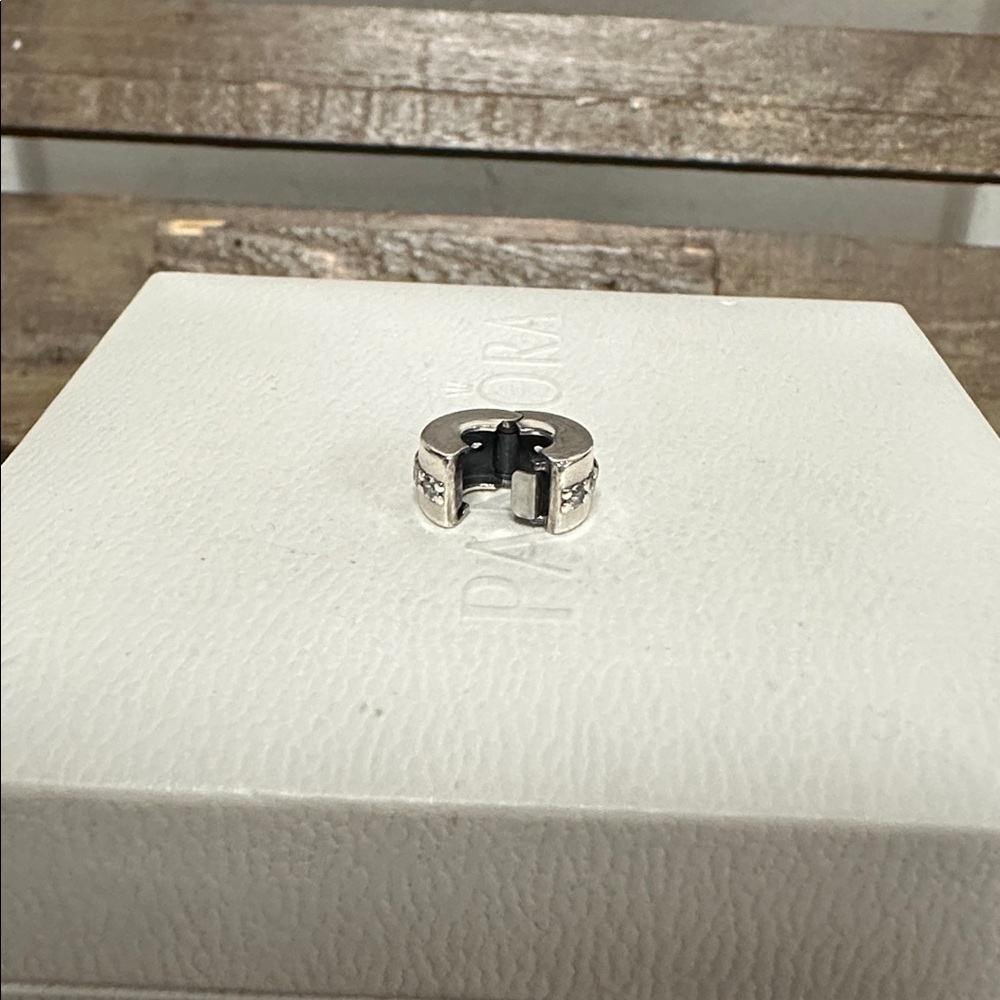 Pandora great shape cz crystal clear sparkling path row sterling silver clip - Picture 3 of 4